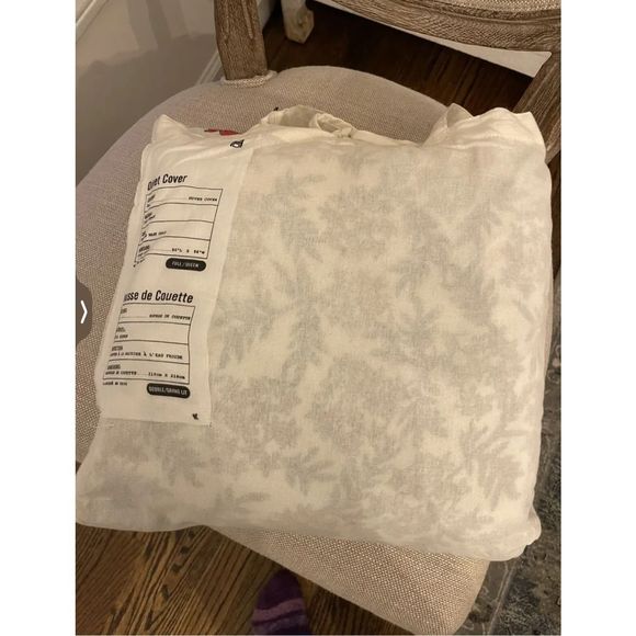 New Urban Outfitters Floral Duvet Cover sz Queen